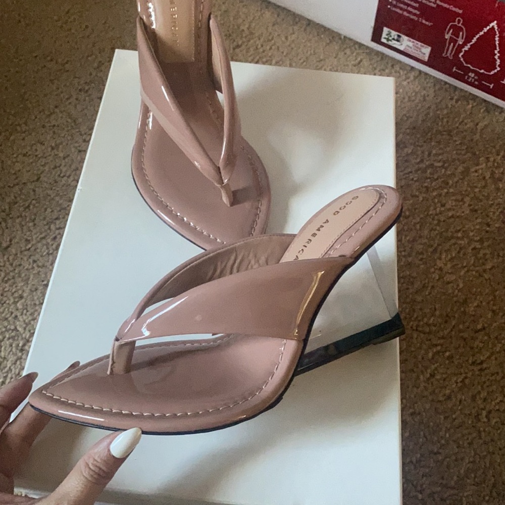 Like New - Good American Nude Pink Pointed Toe Thong Sandals - Picture 2 of 4